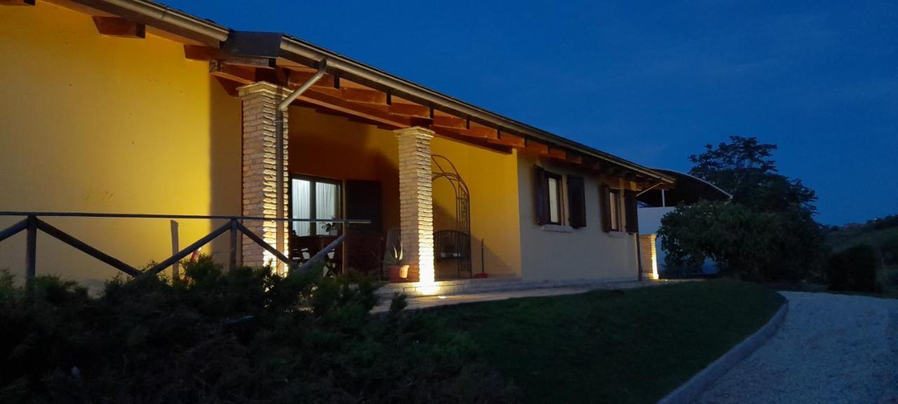 Agriturismo Tenuta Santa Maria Notaresco ภายนอก รูปภาพ