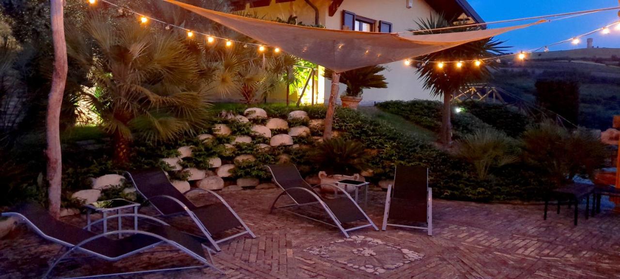 Agriturismo Tenuta Santa Maria Notaresco ภายนอก รูปภาพ