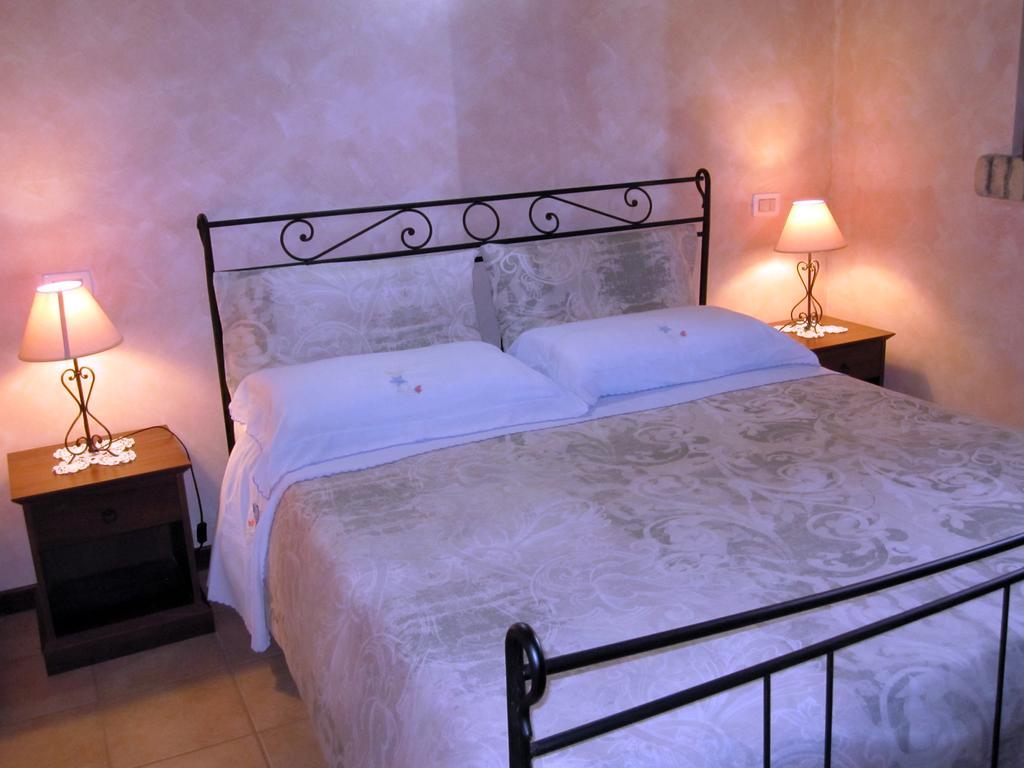 Agriturismo Tenuta Santa Maria Notaresco ภายนอก รูปภาพ